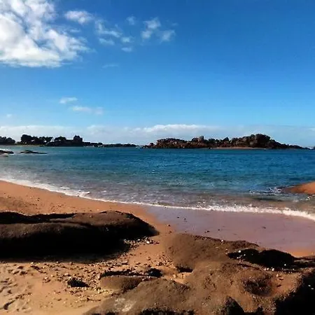 Дом отдыха Coeur De Granit Rose, Meuble Alliant Le Charme De L'authentique Breton Et Du Confort, Classe 3 Etoiles, A 5mn De 13 Plages De La Reputee Cote De Granit Rose